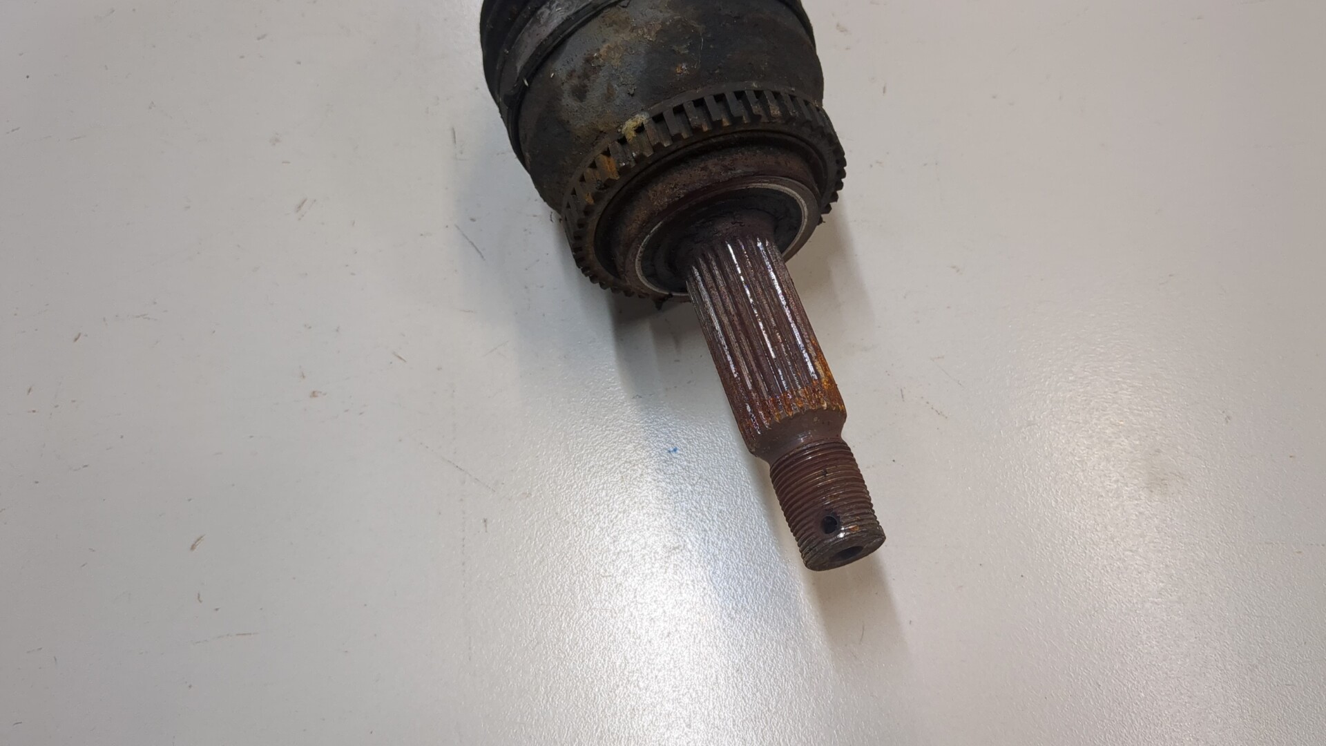 Полуось передняя левая