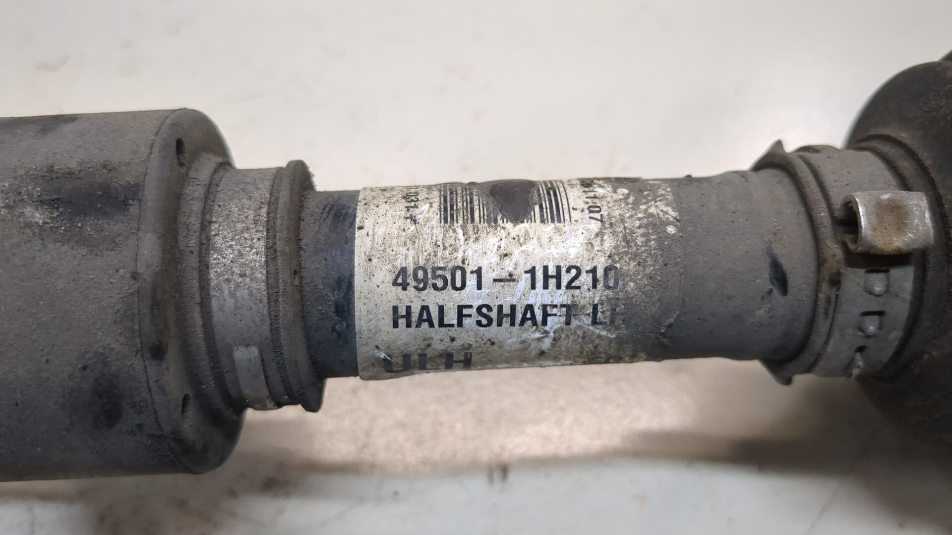 Полуось передняя левая