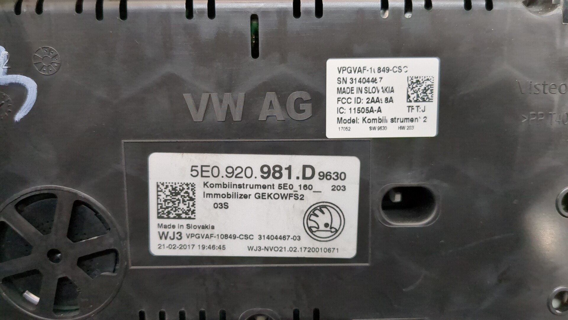 Панель приборов