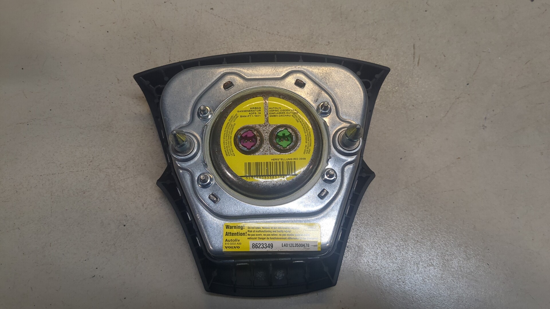 Подушка безопасности в рулевое колесо