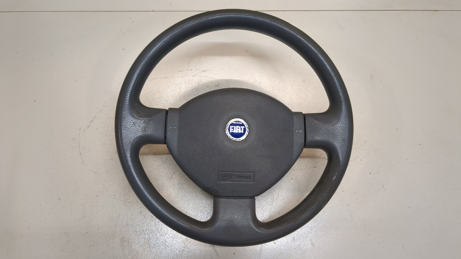 Рулевое колесо (руль)