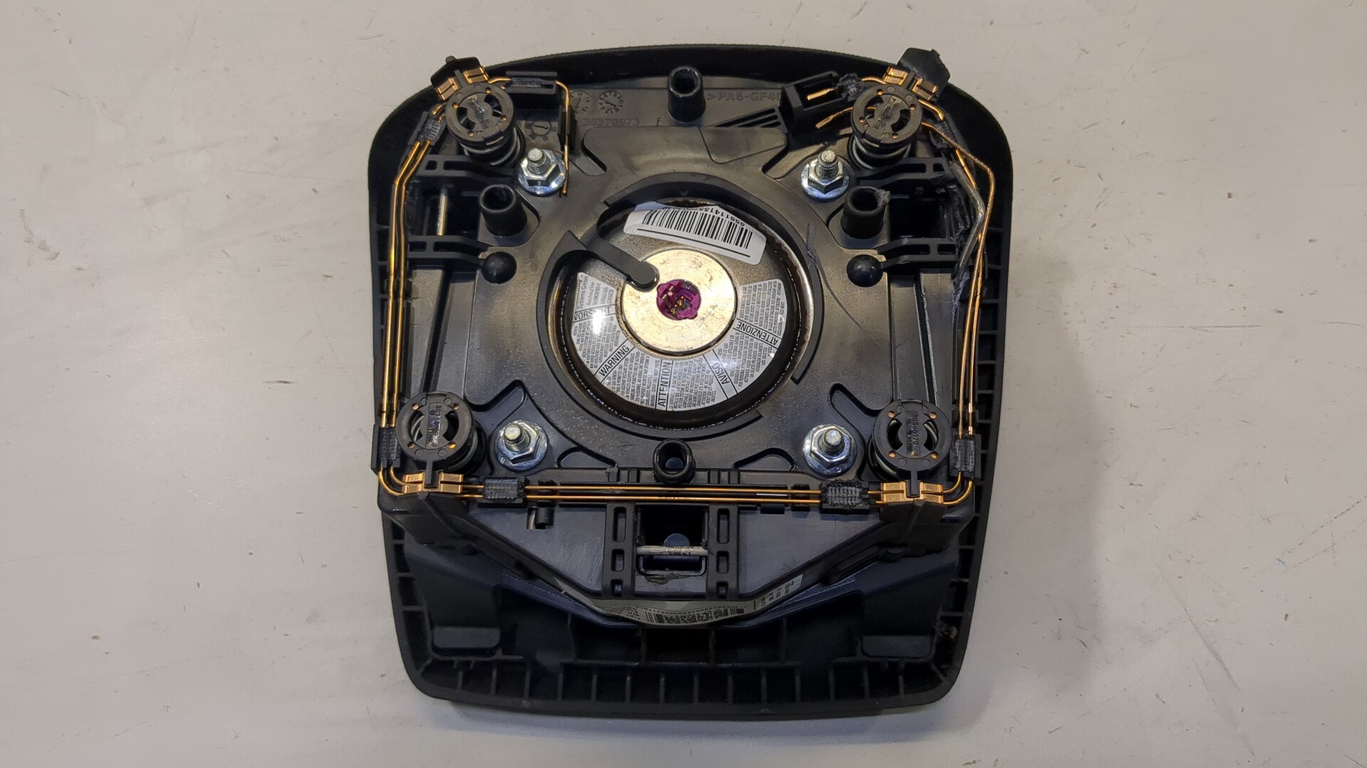 Подушка безопасности в рулевое колесо