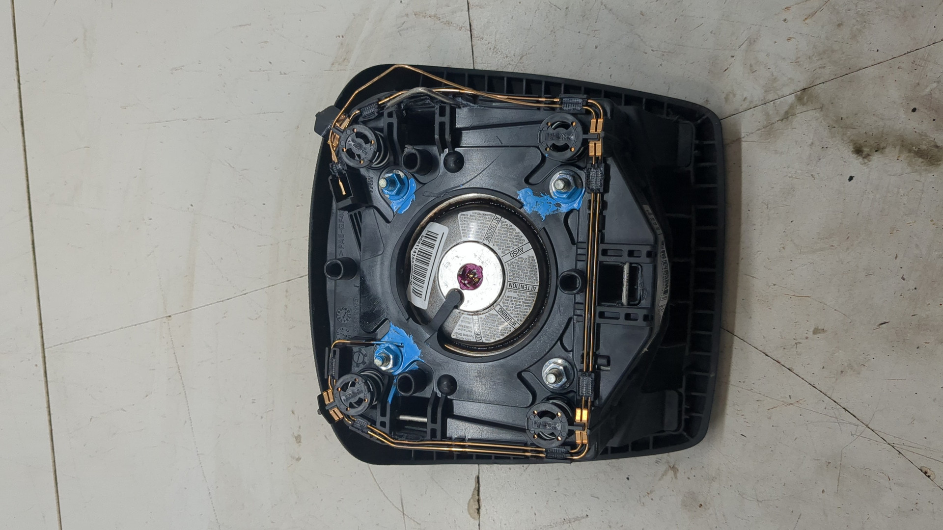 Подушка безопасности в рулевое колесо