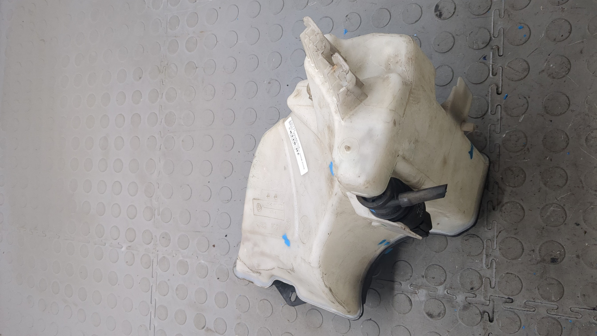 Бачок омывателя лобового стекла