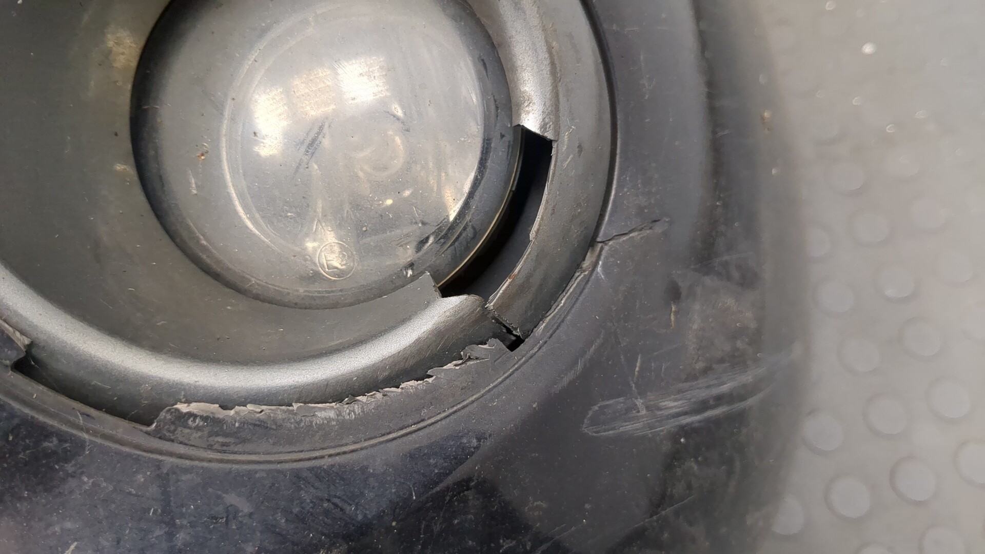 Бампер передний