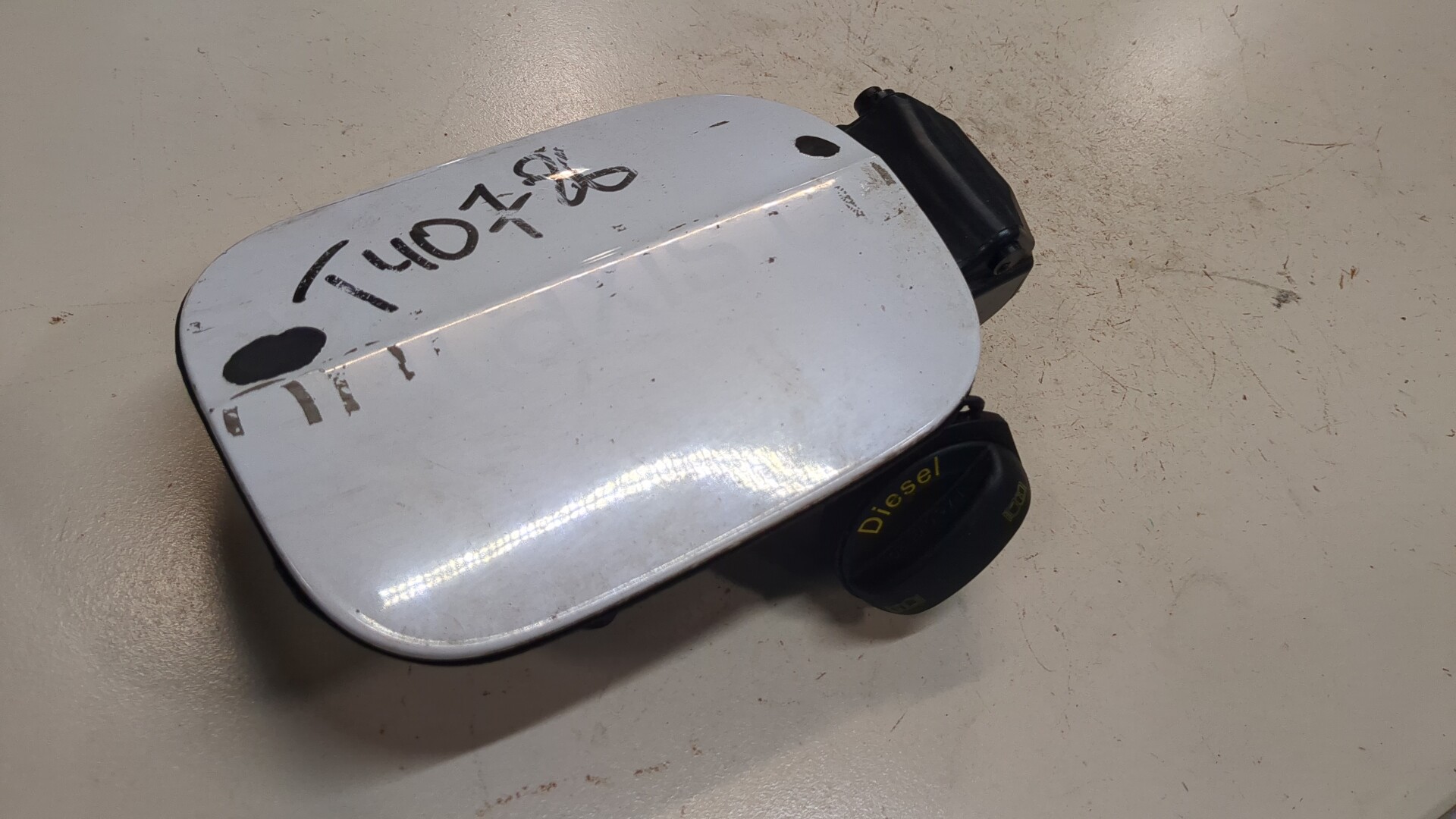 Лючок бензобака