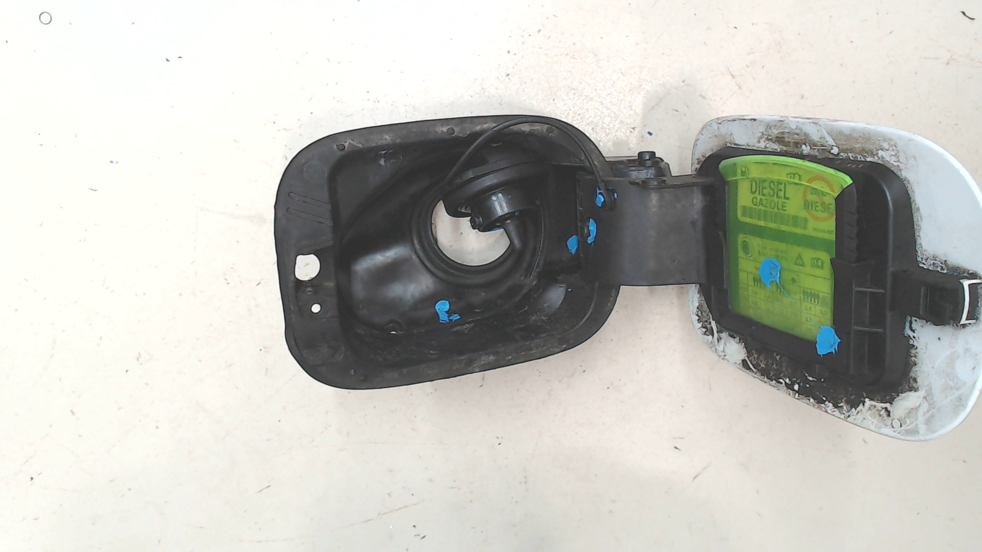 Лючок бензобака