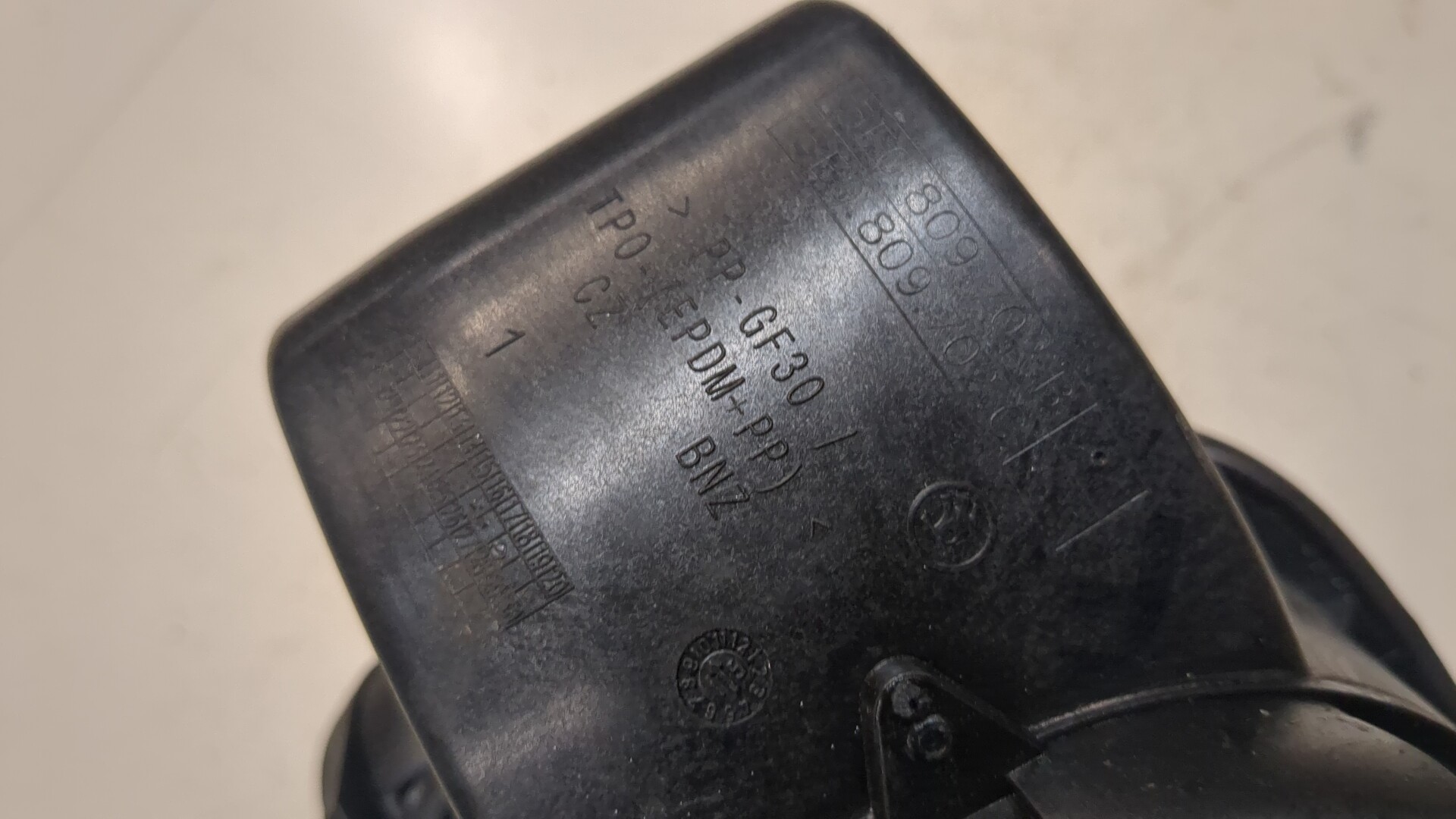 Лючок бензобака