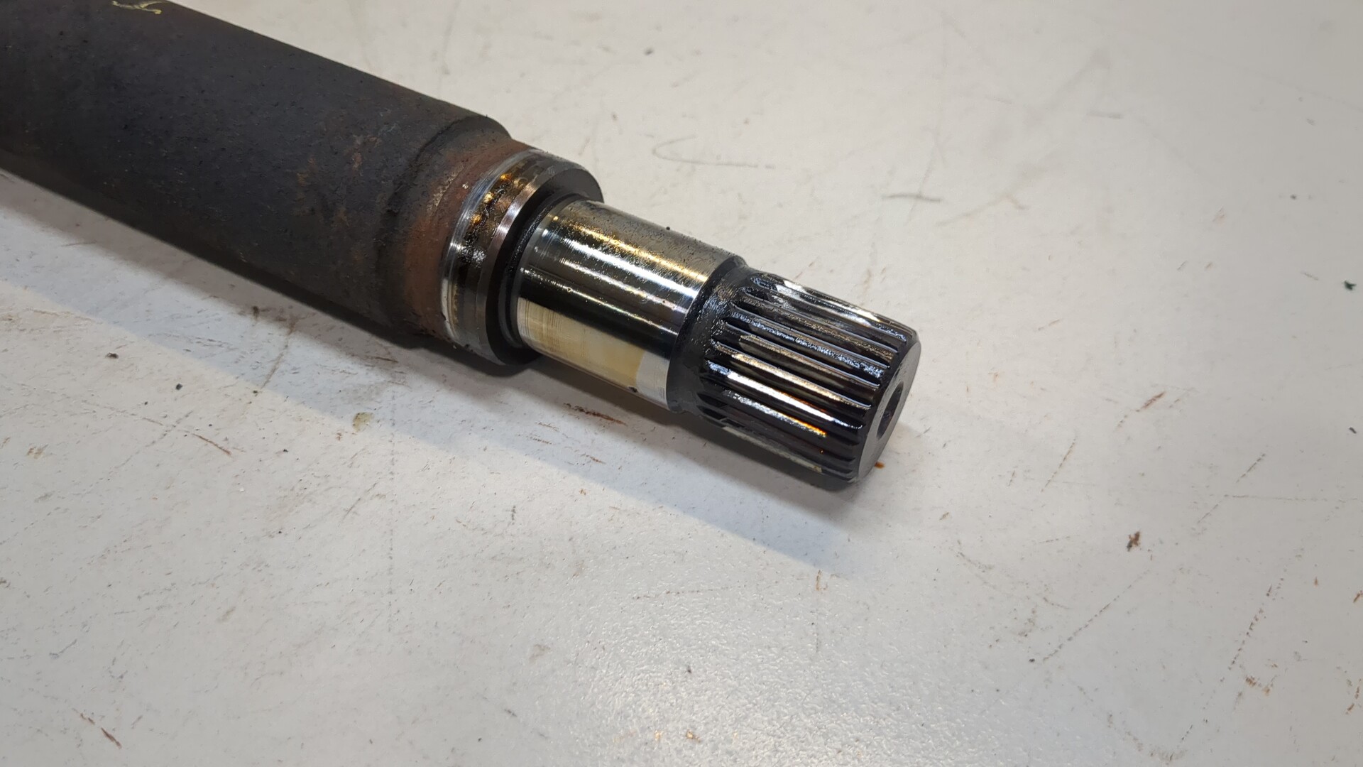 Полуось передняя правая