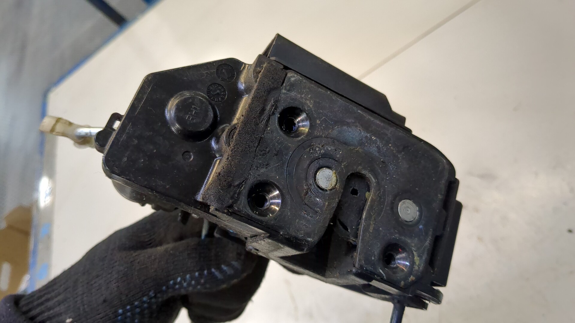 Замок двери задней правой