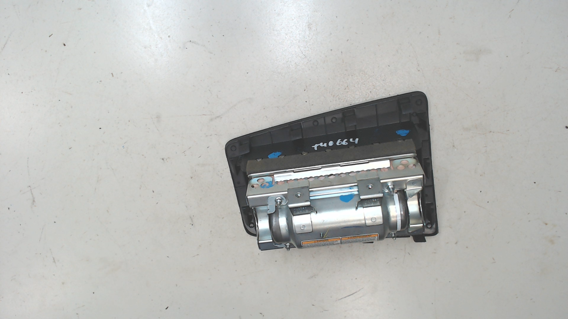 Подушка безопасности пассажирская (в торпедо)