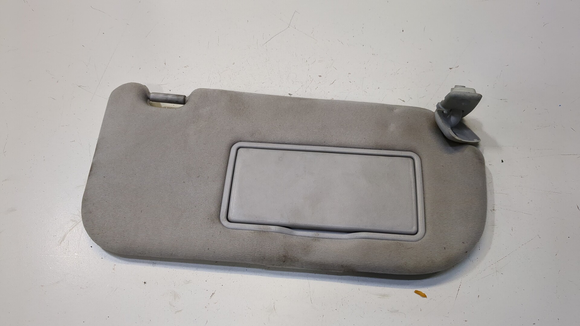 Козырек солнцезащитный