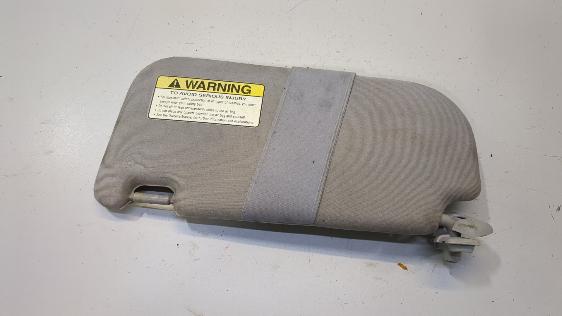 Козырек солнцезащитный