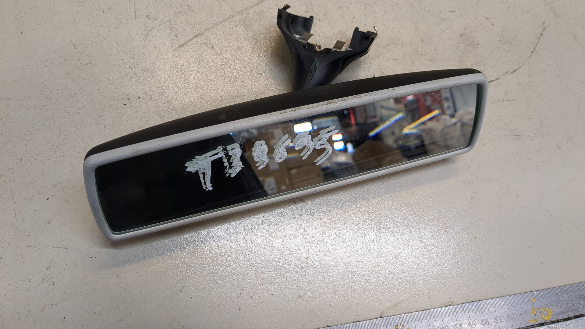 Зеркало заднего вида