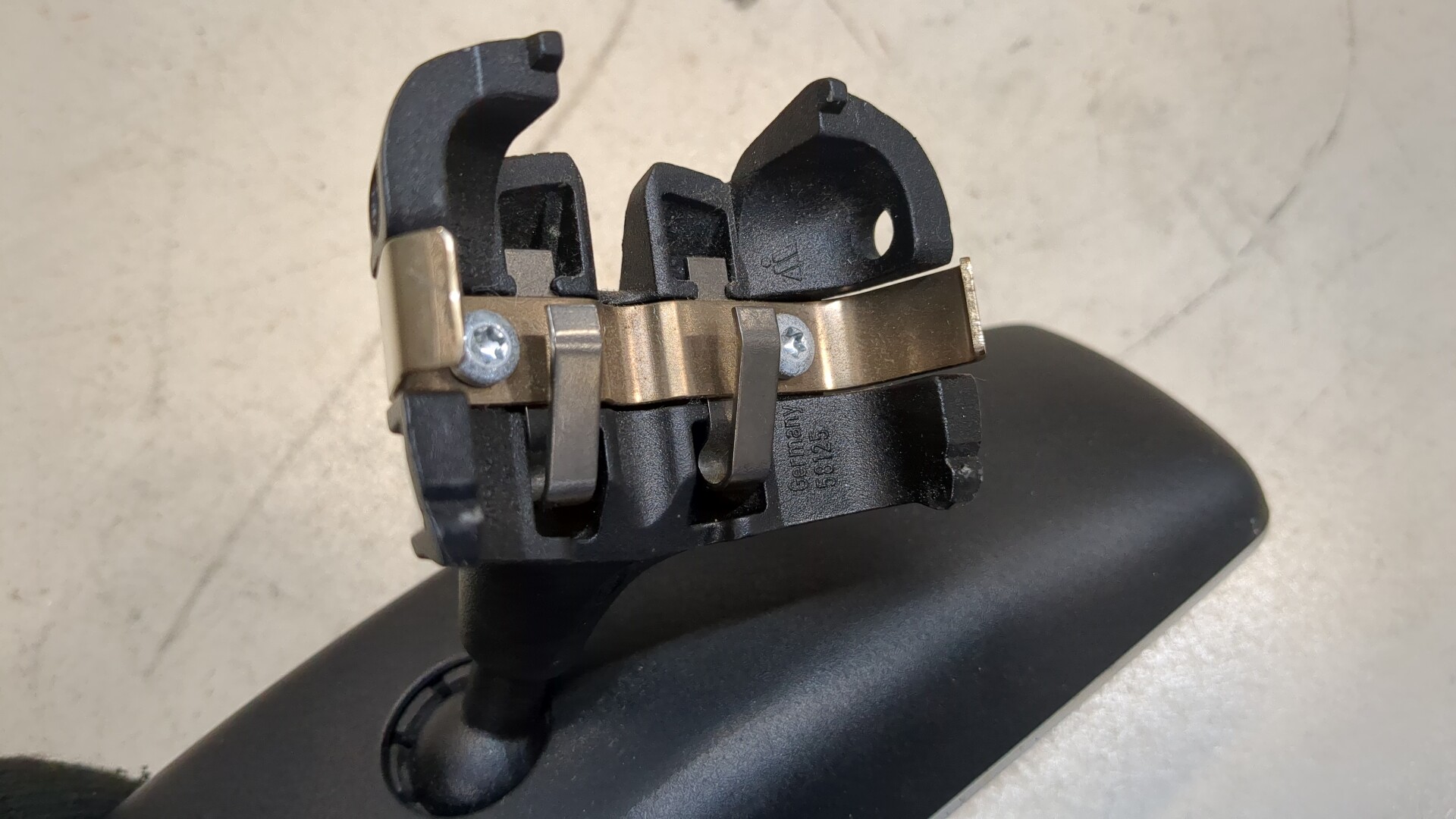 Зеркало заднего вида