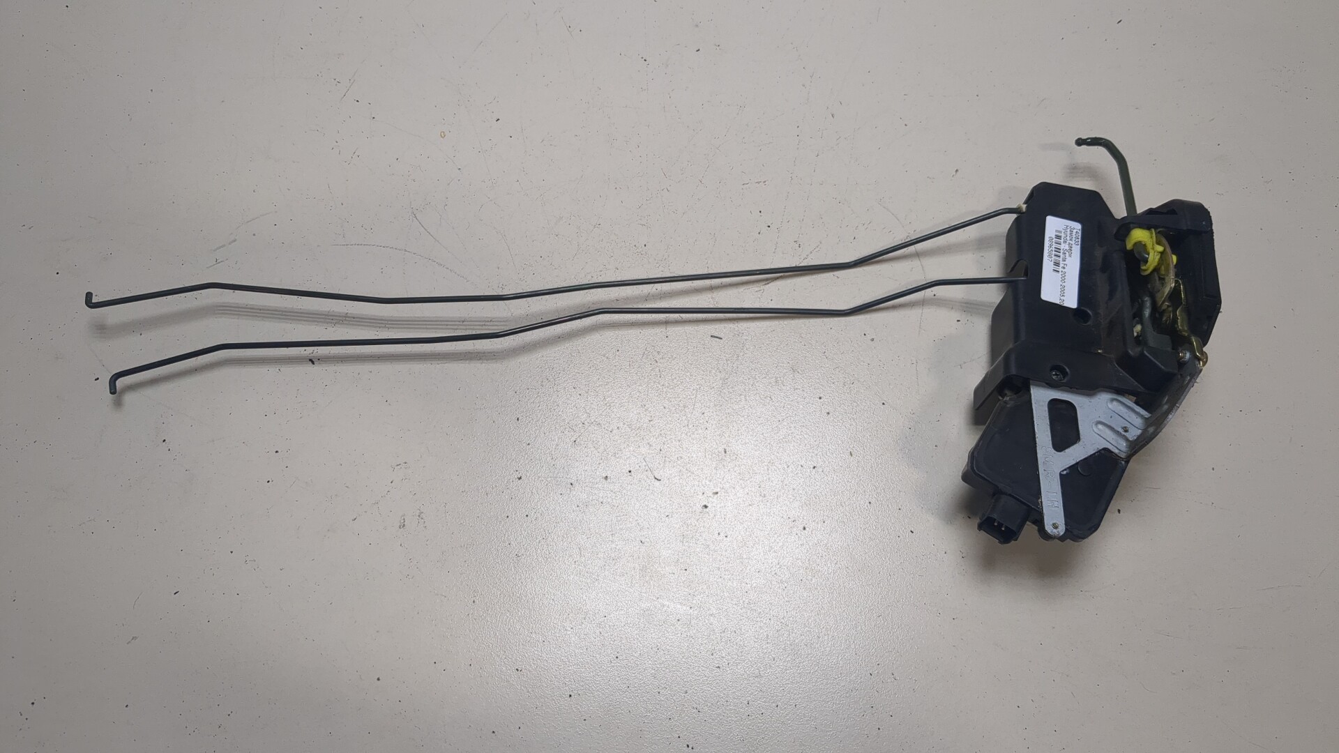 Замок двери задней левой