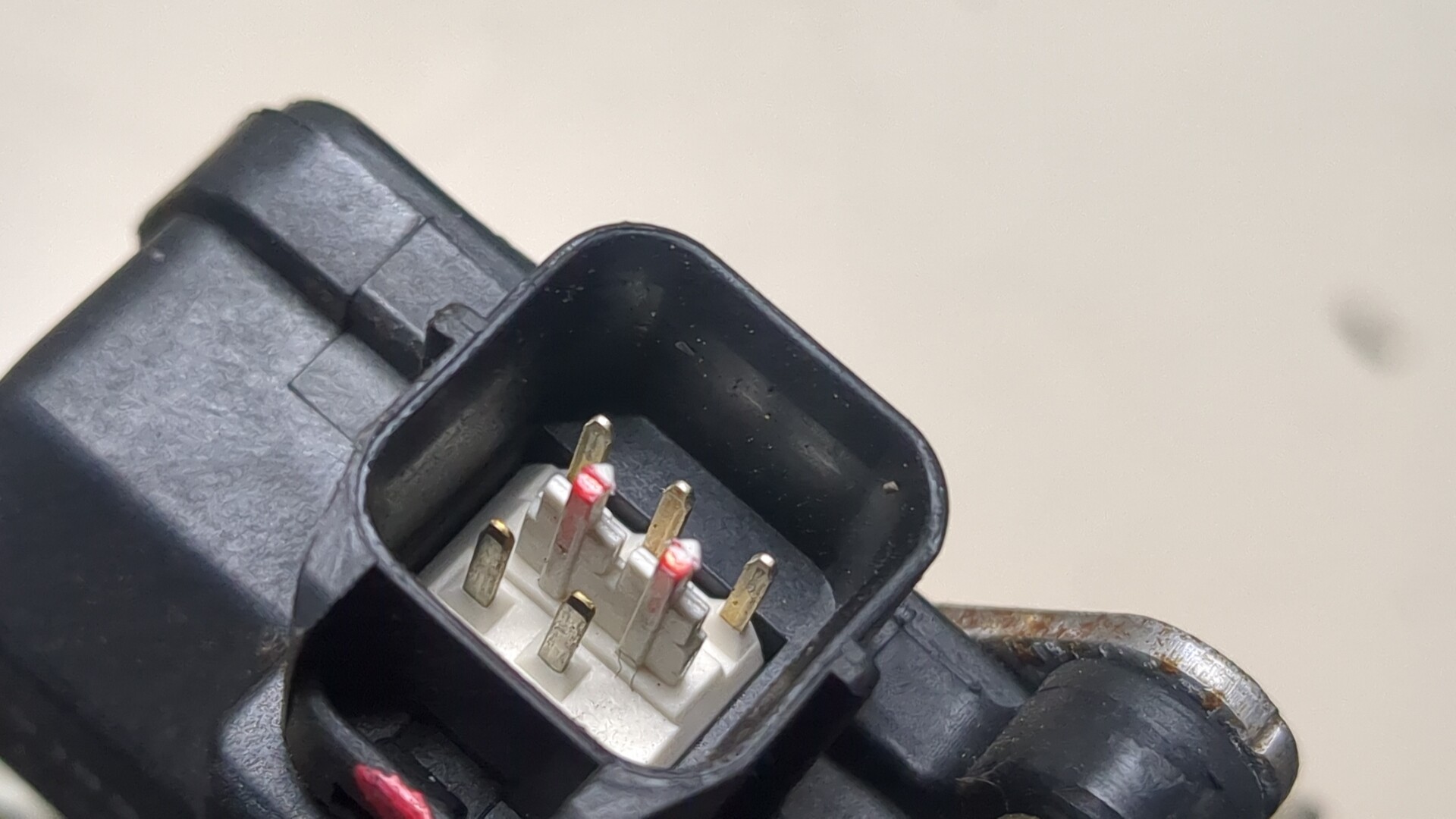 Замок двери задней левой