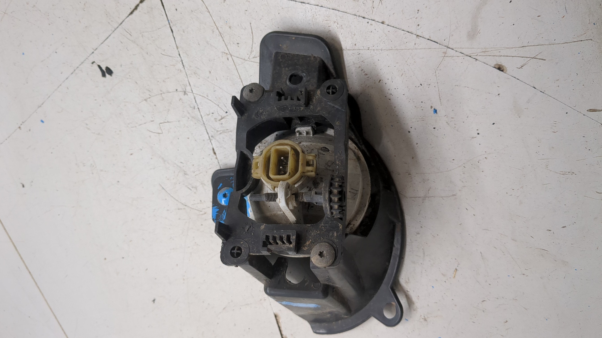 Фара противотуманная правая