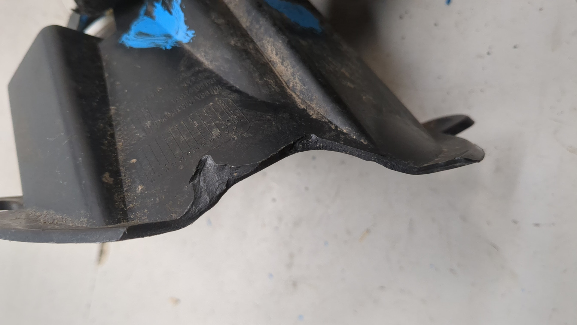 Фара противотуманная правая