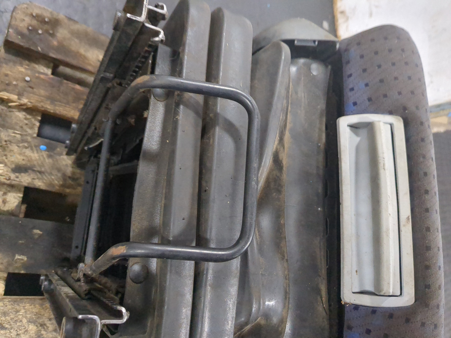 Сиденье салонное