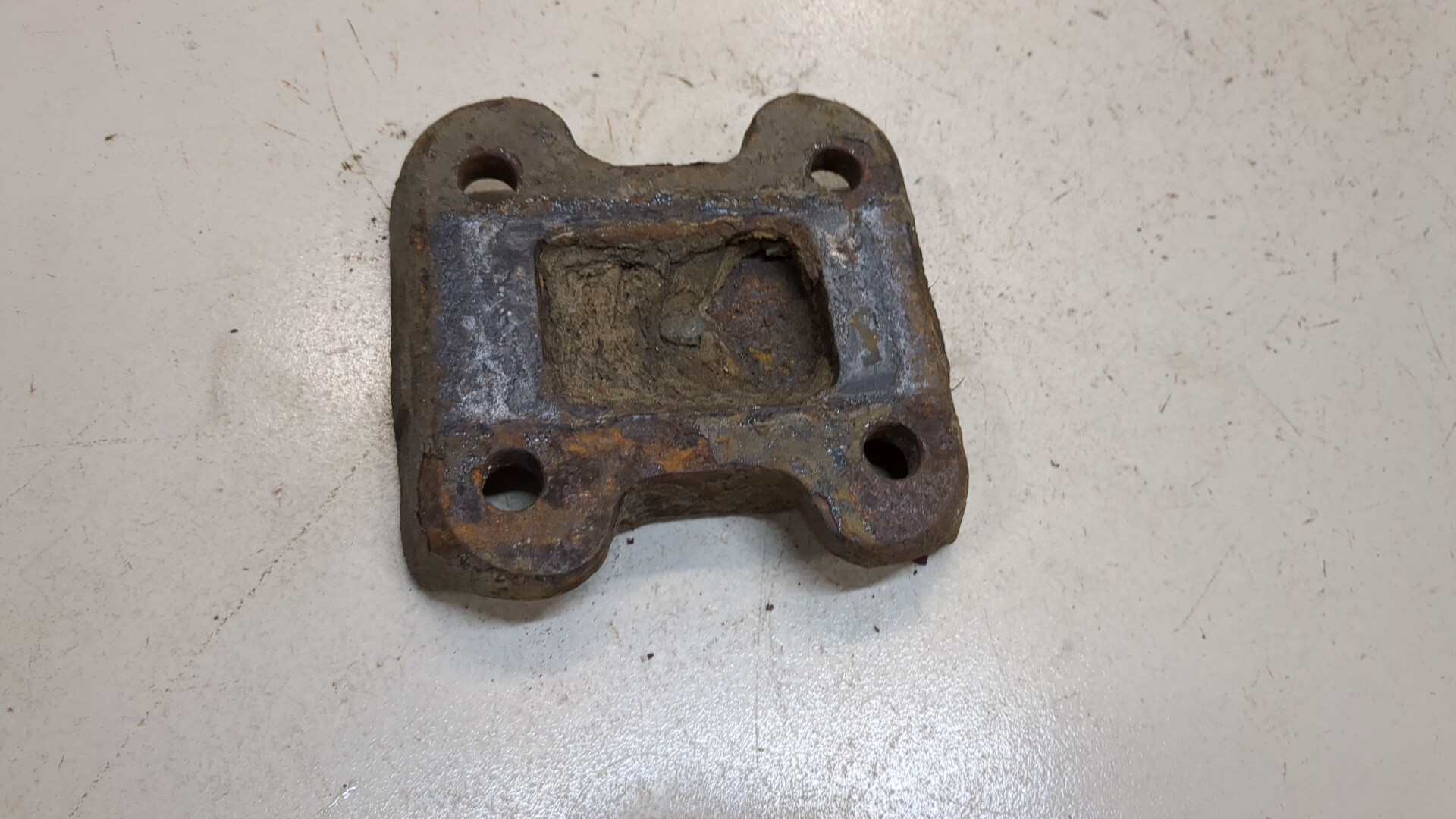 Кронштейн рессоры