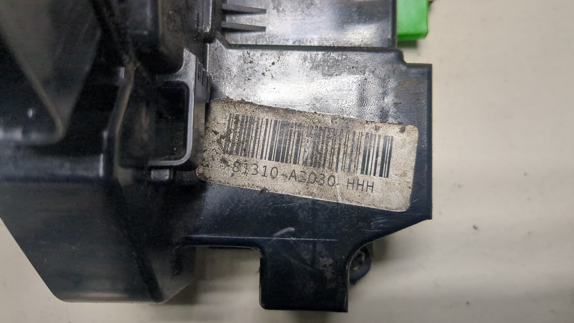 Замок двери передней левой