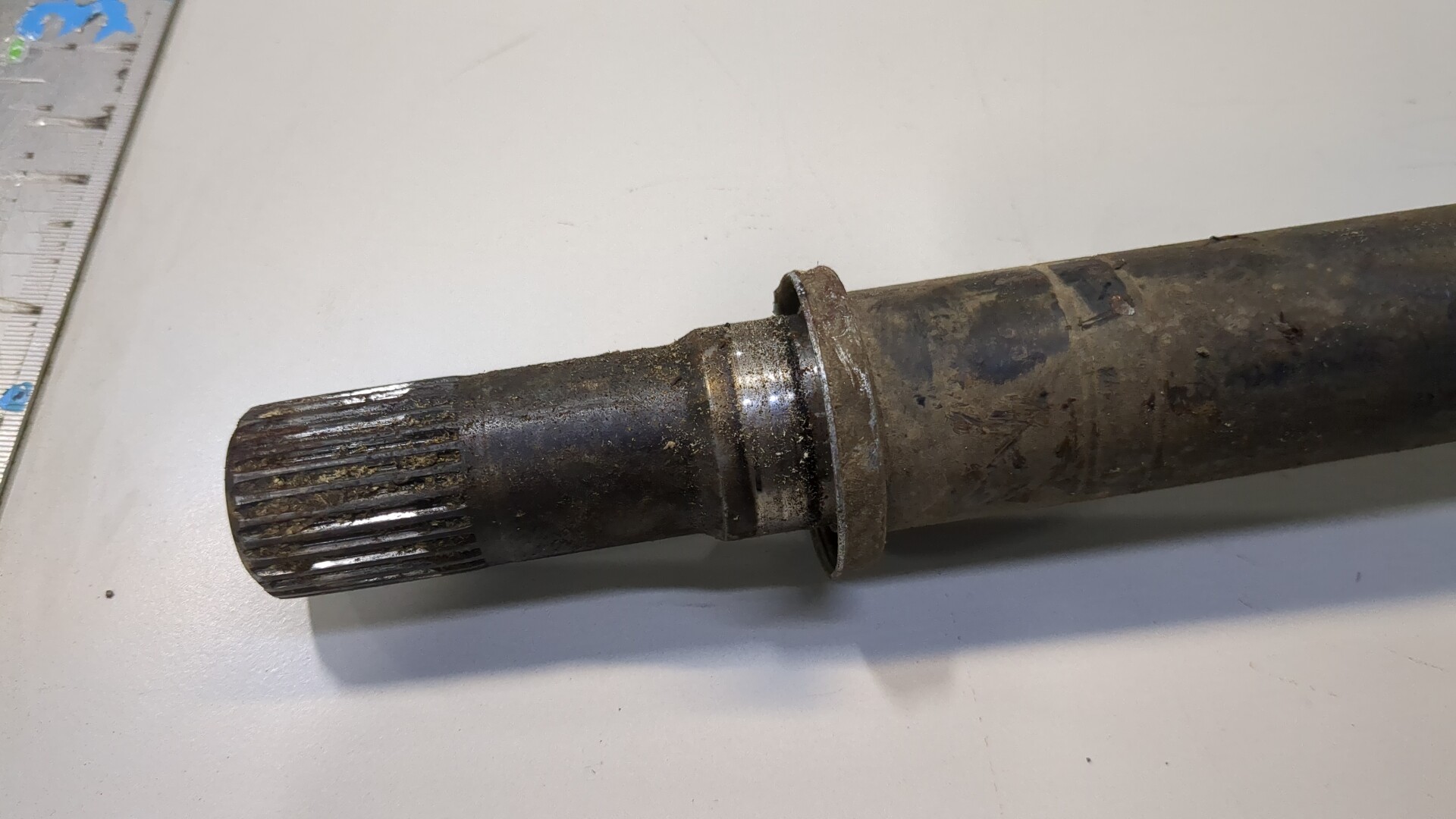 Полуось передняя правая