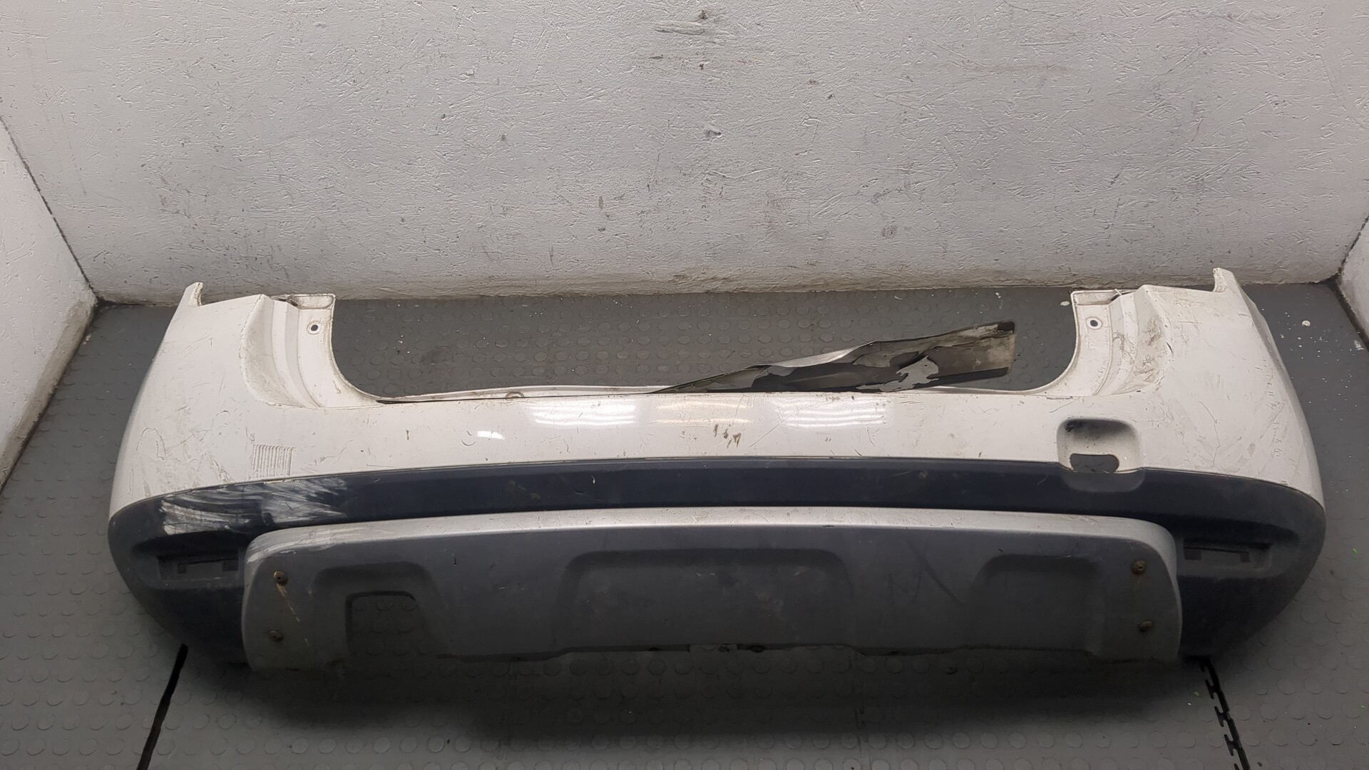 Бампер задний