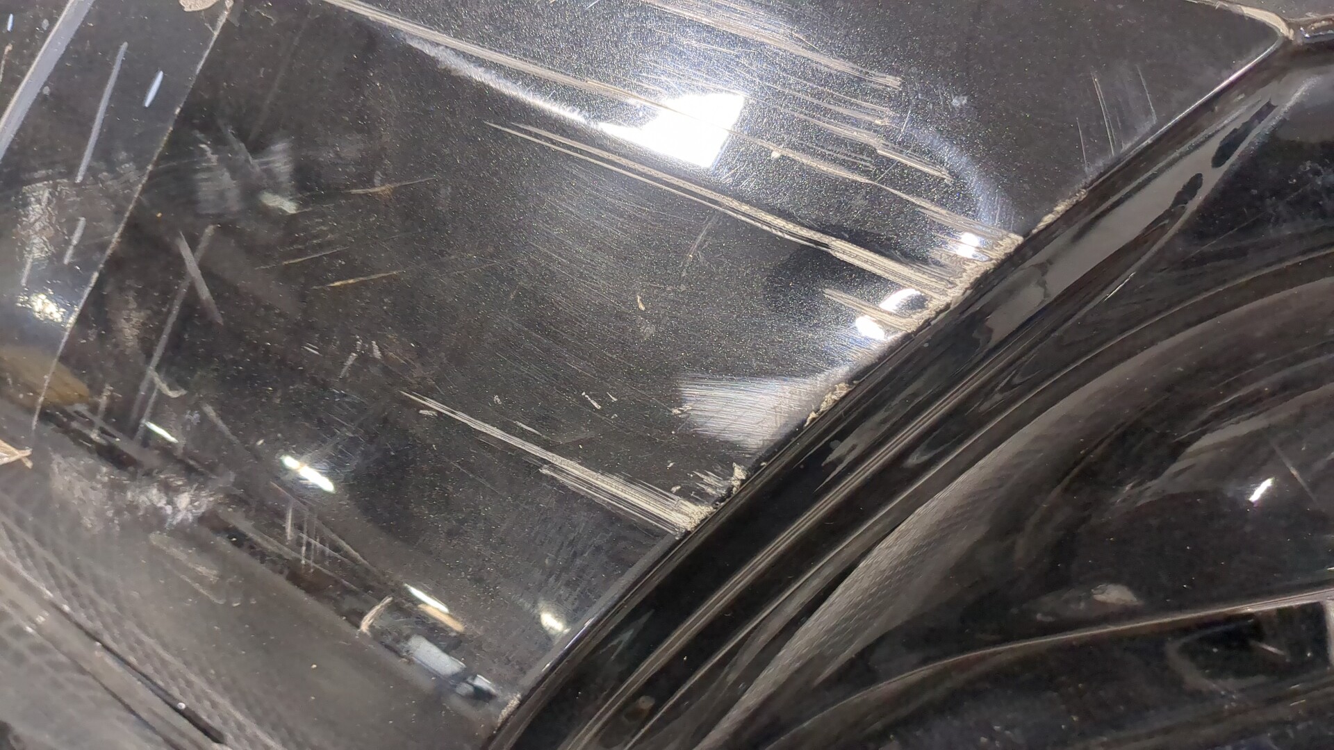 Кузовной элемент