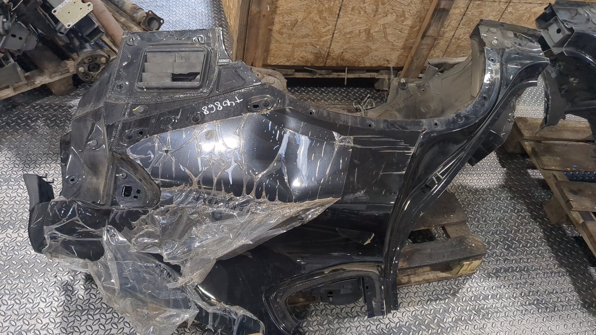 Кузовной элемент