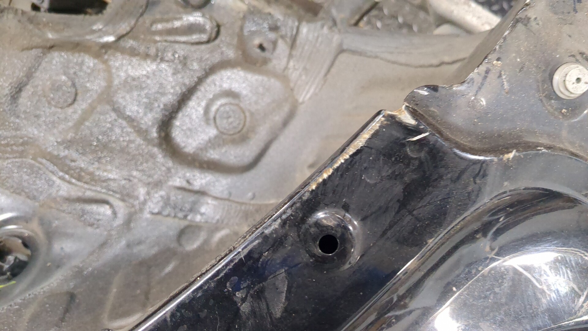 Кузовной элемент