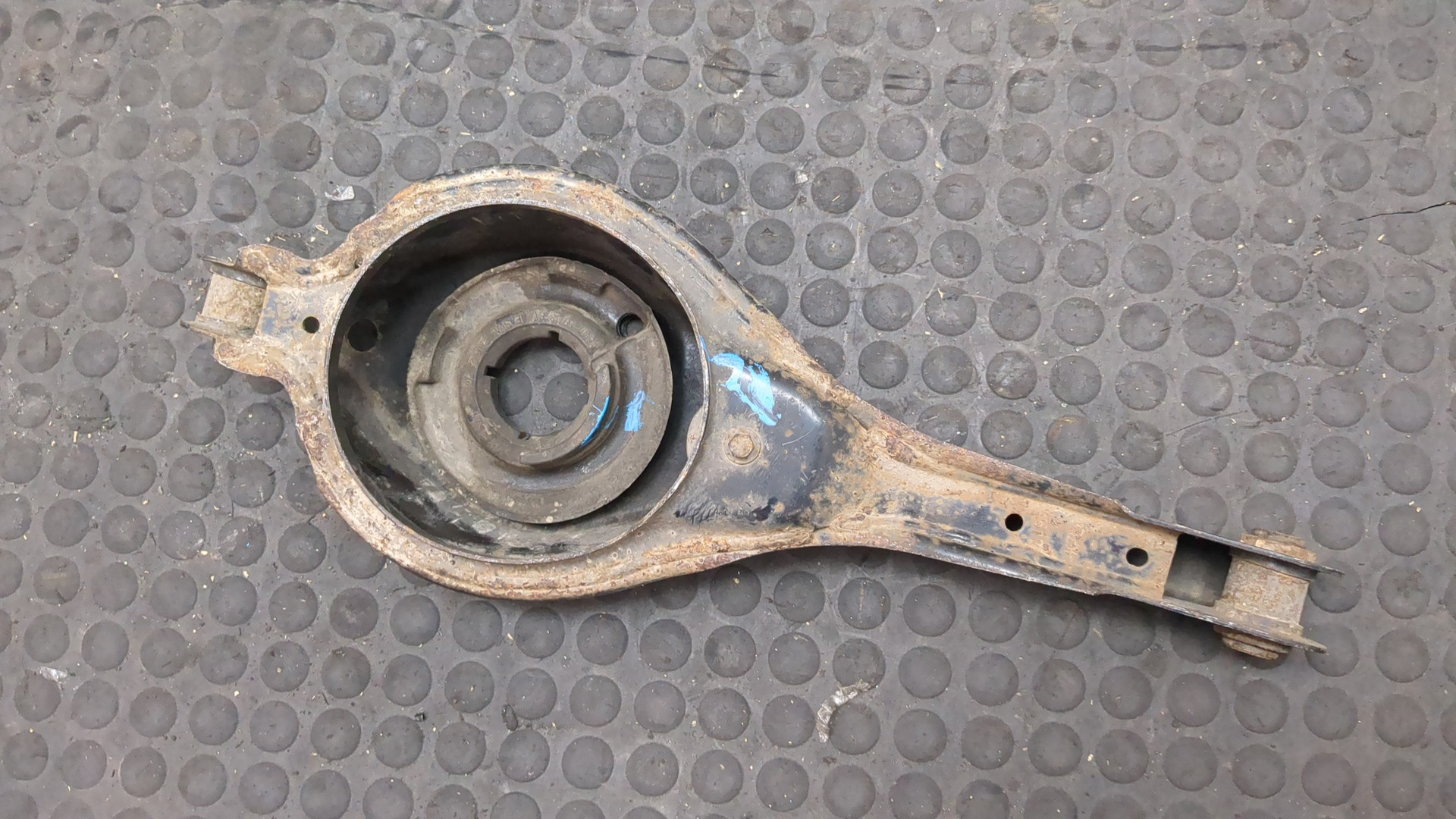 Рычаг задний