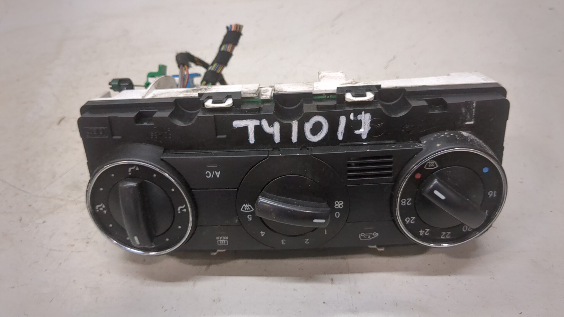 Переключатель отопителя