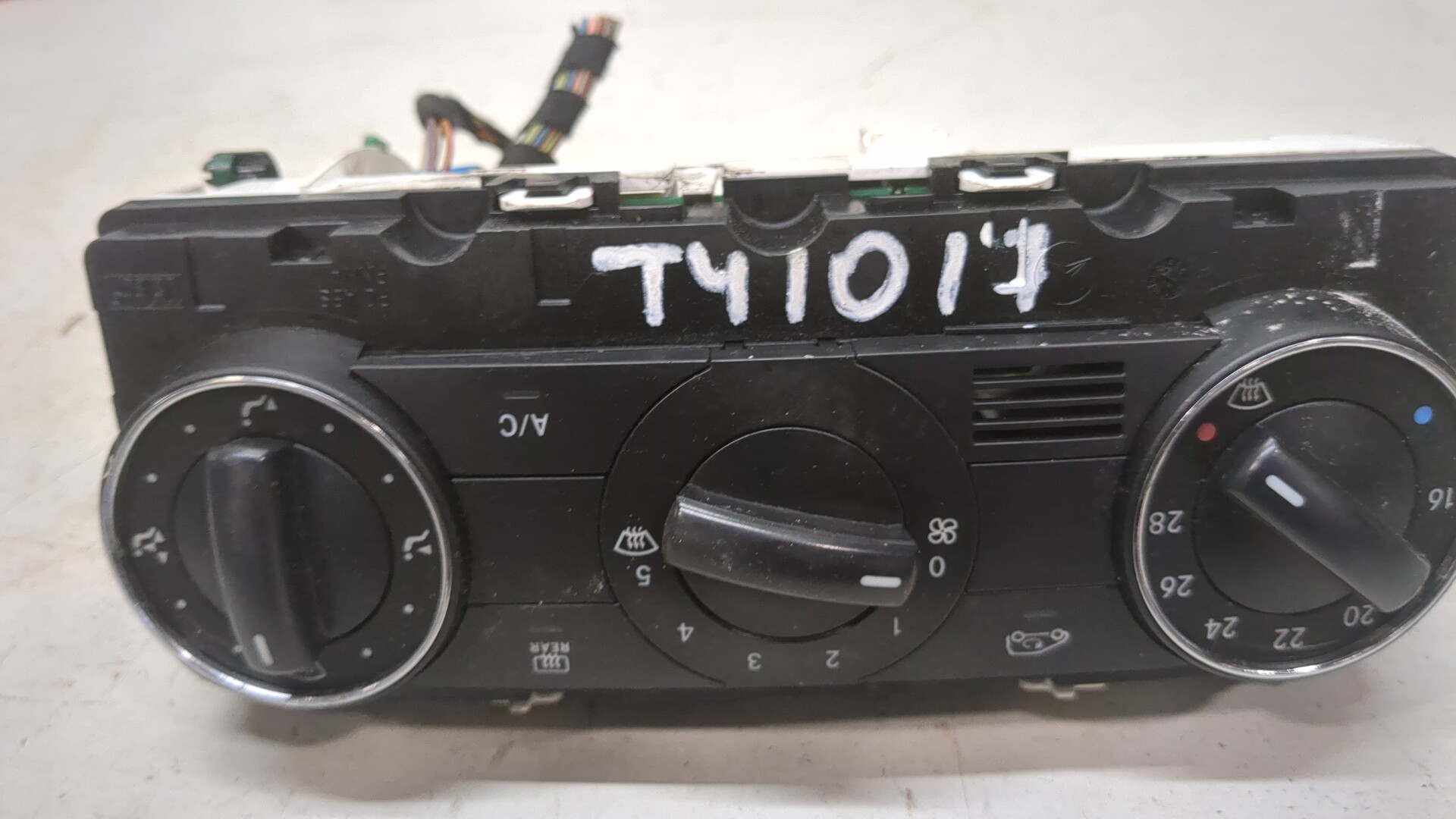 Переключатель отопителя