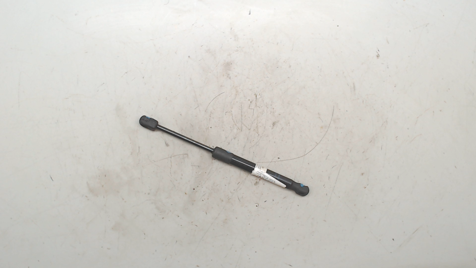 Амортизатор капота