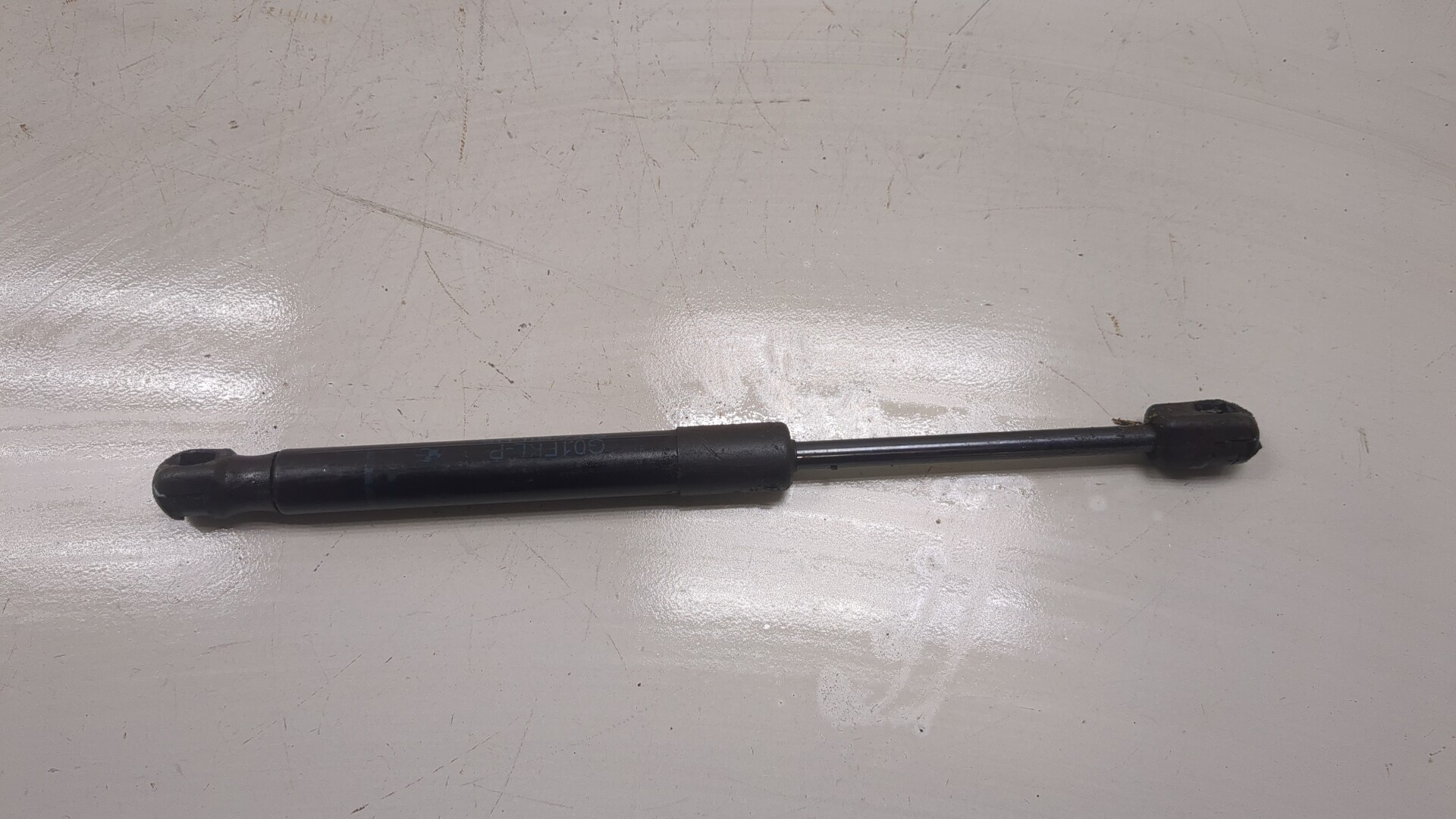 Амортизатор капота