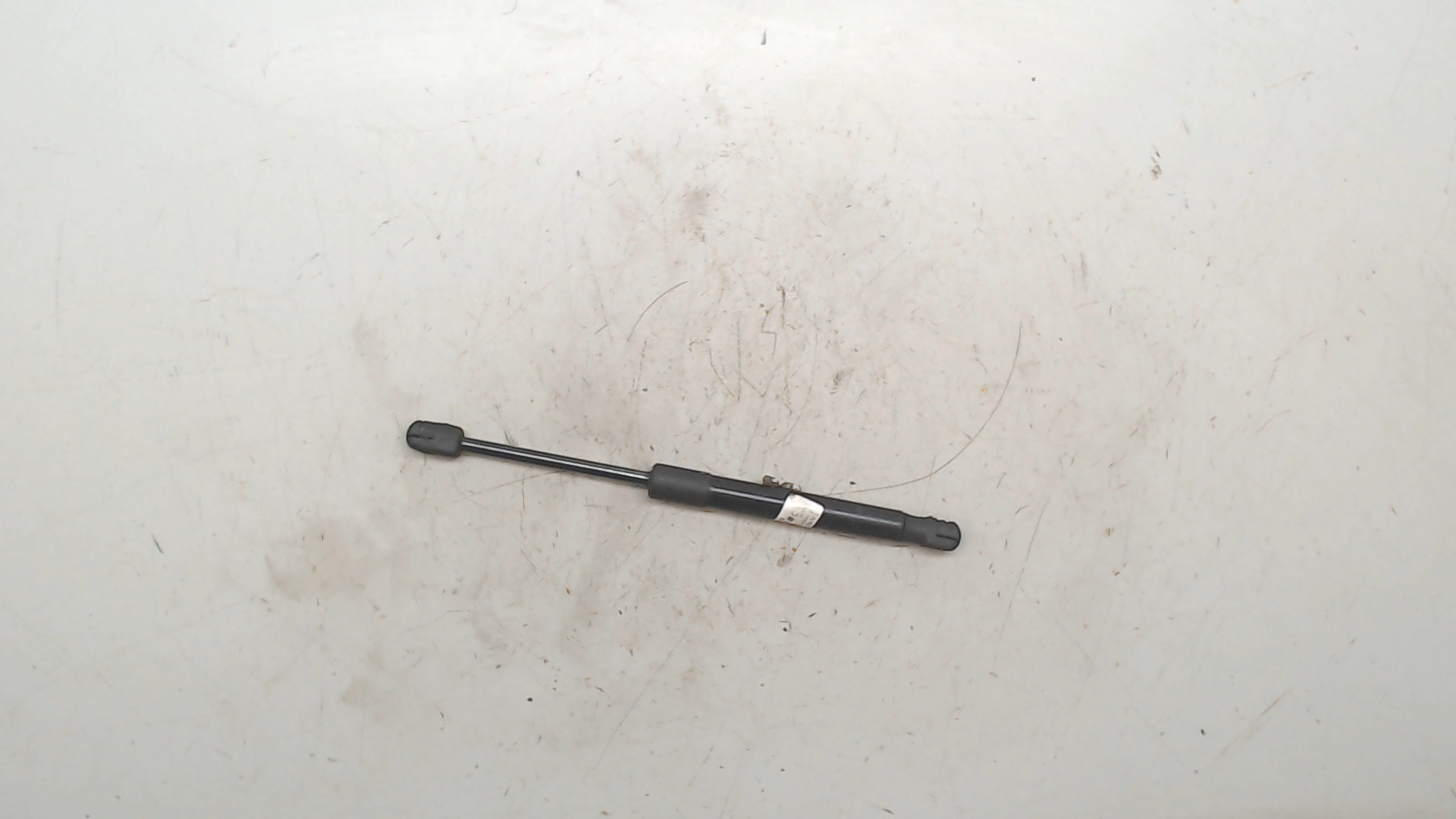 Амортизатор капота