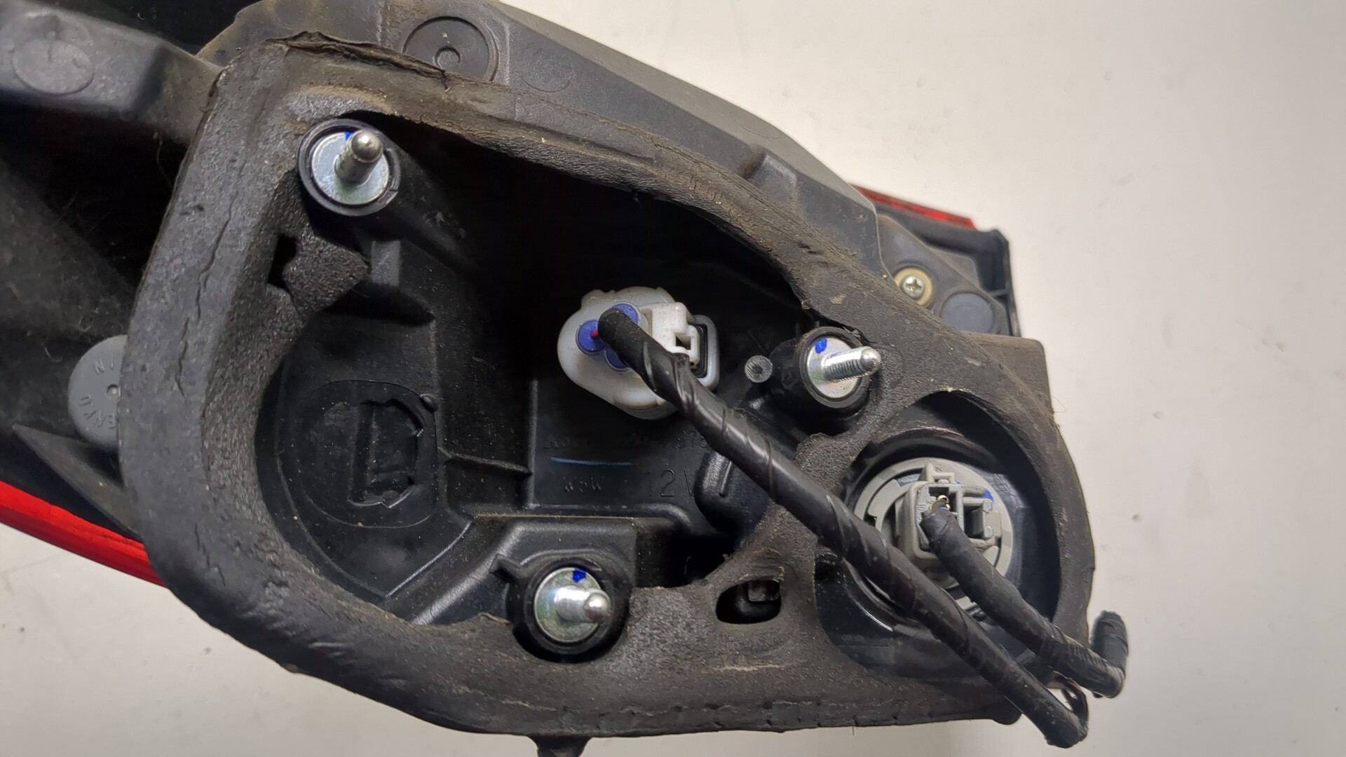 Фонарь задний правый