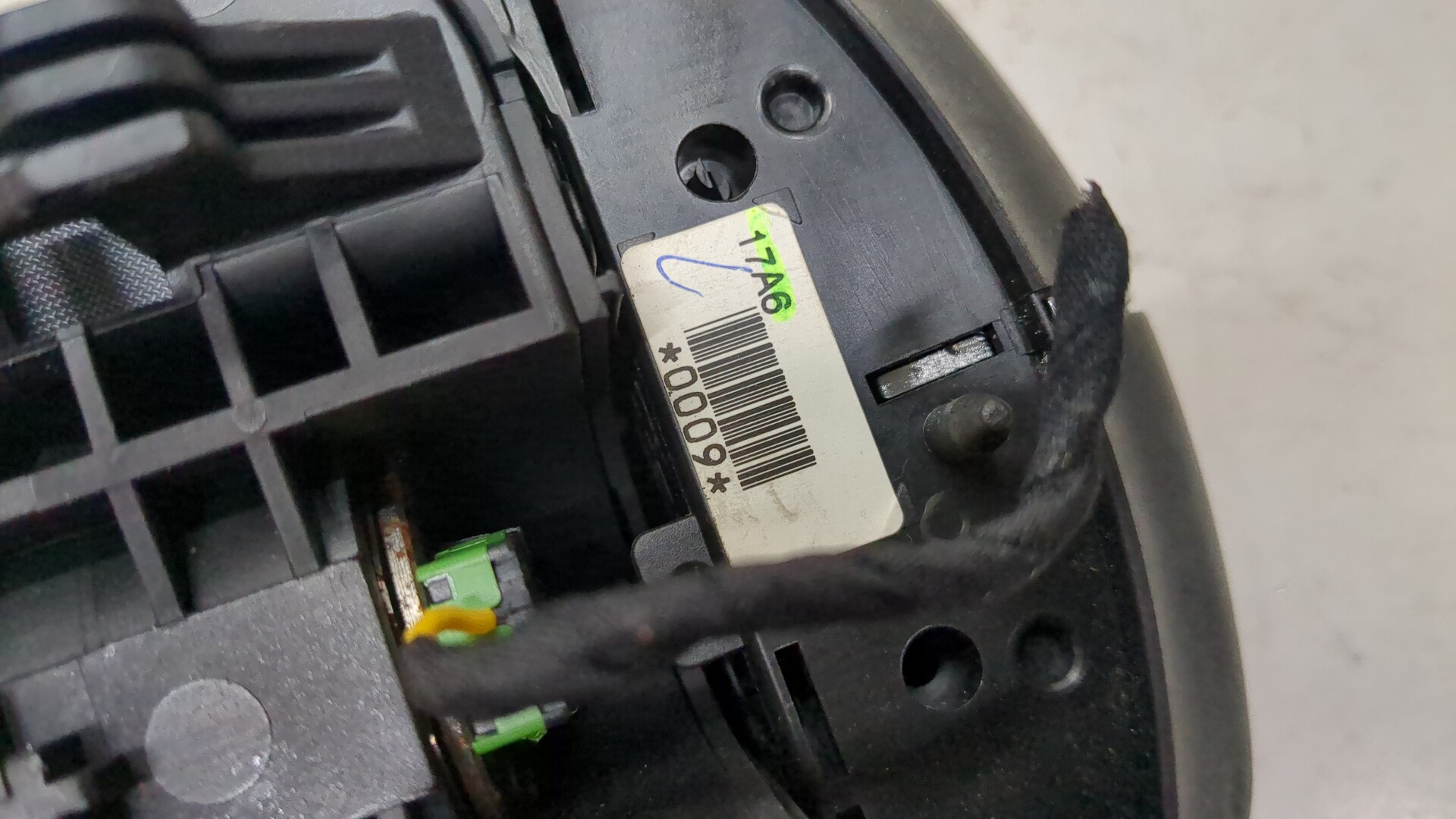 Подушка безопасности в рулевое колесо