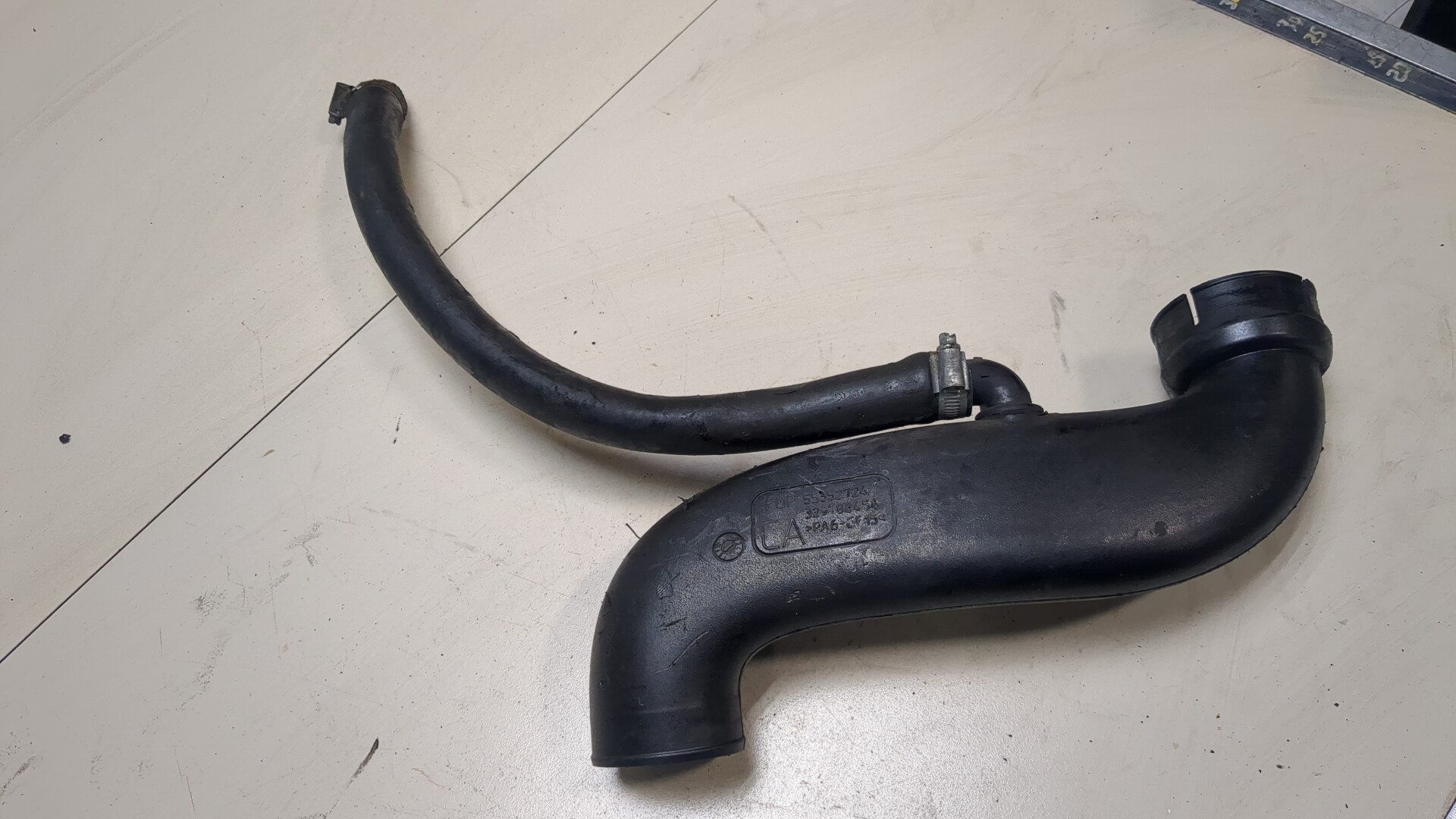 Патрубок воздушного фильтра