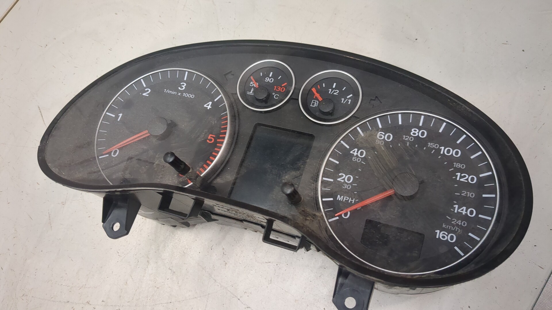 Панель приборов