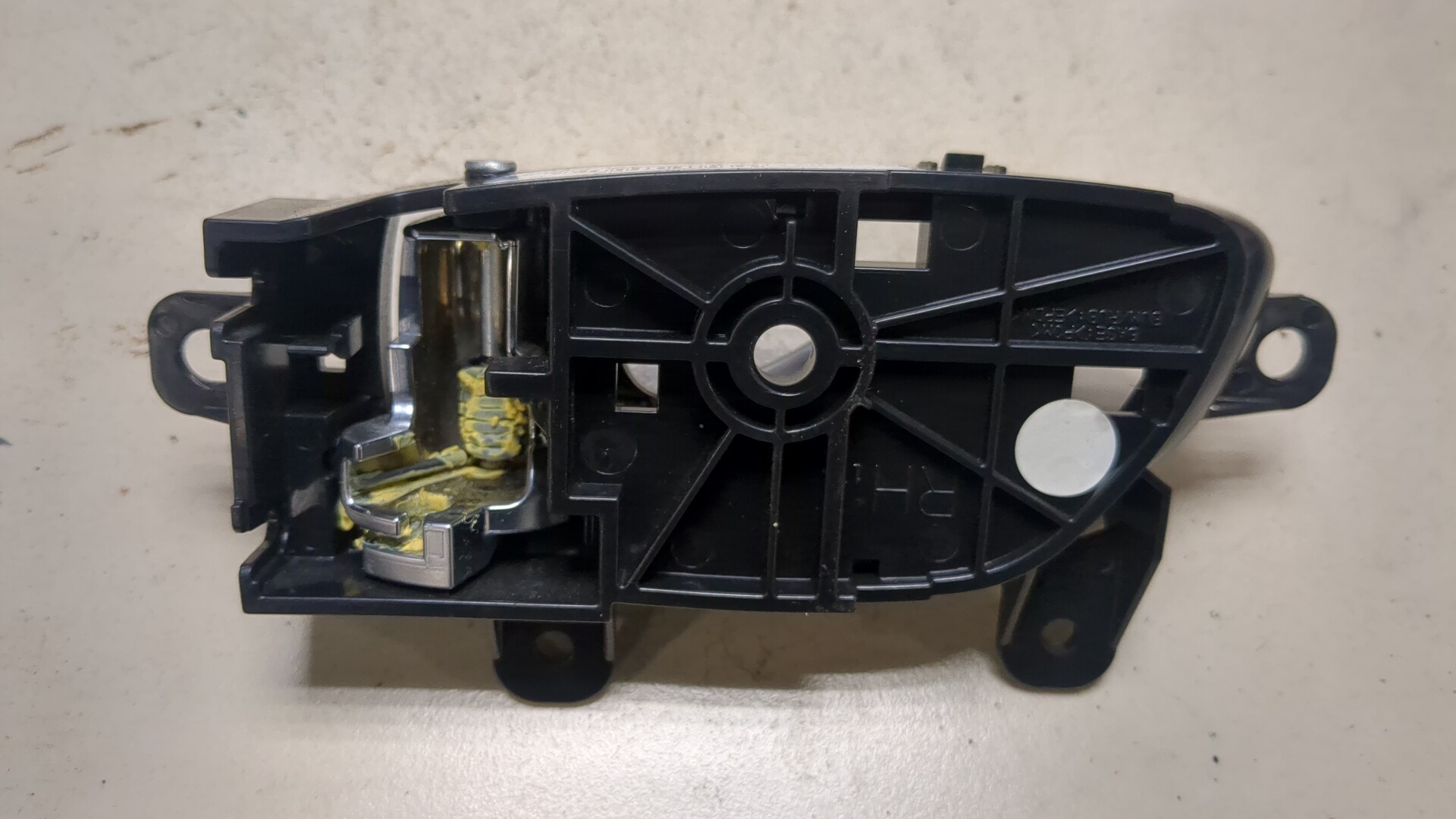 Ручка двери передней внутренняя правая