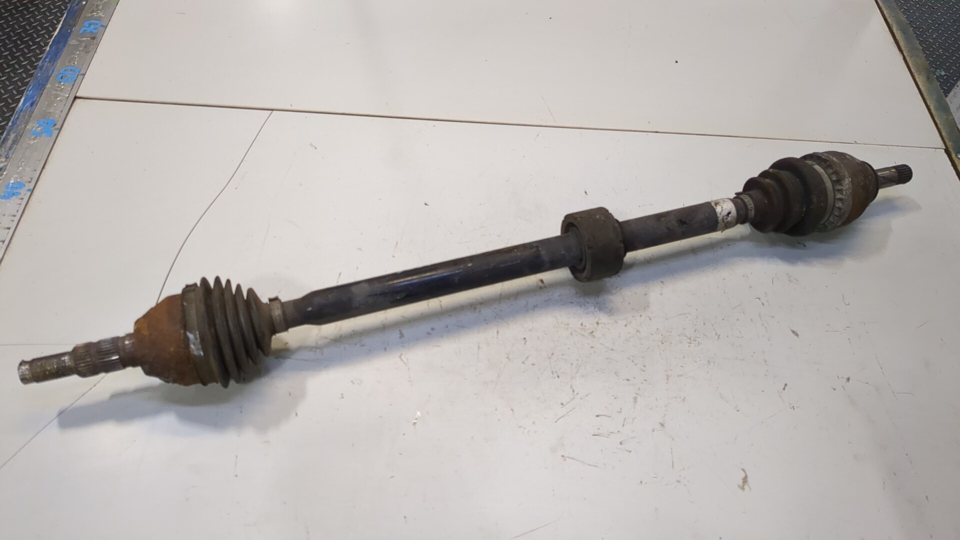 Полуось передняя правая