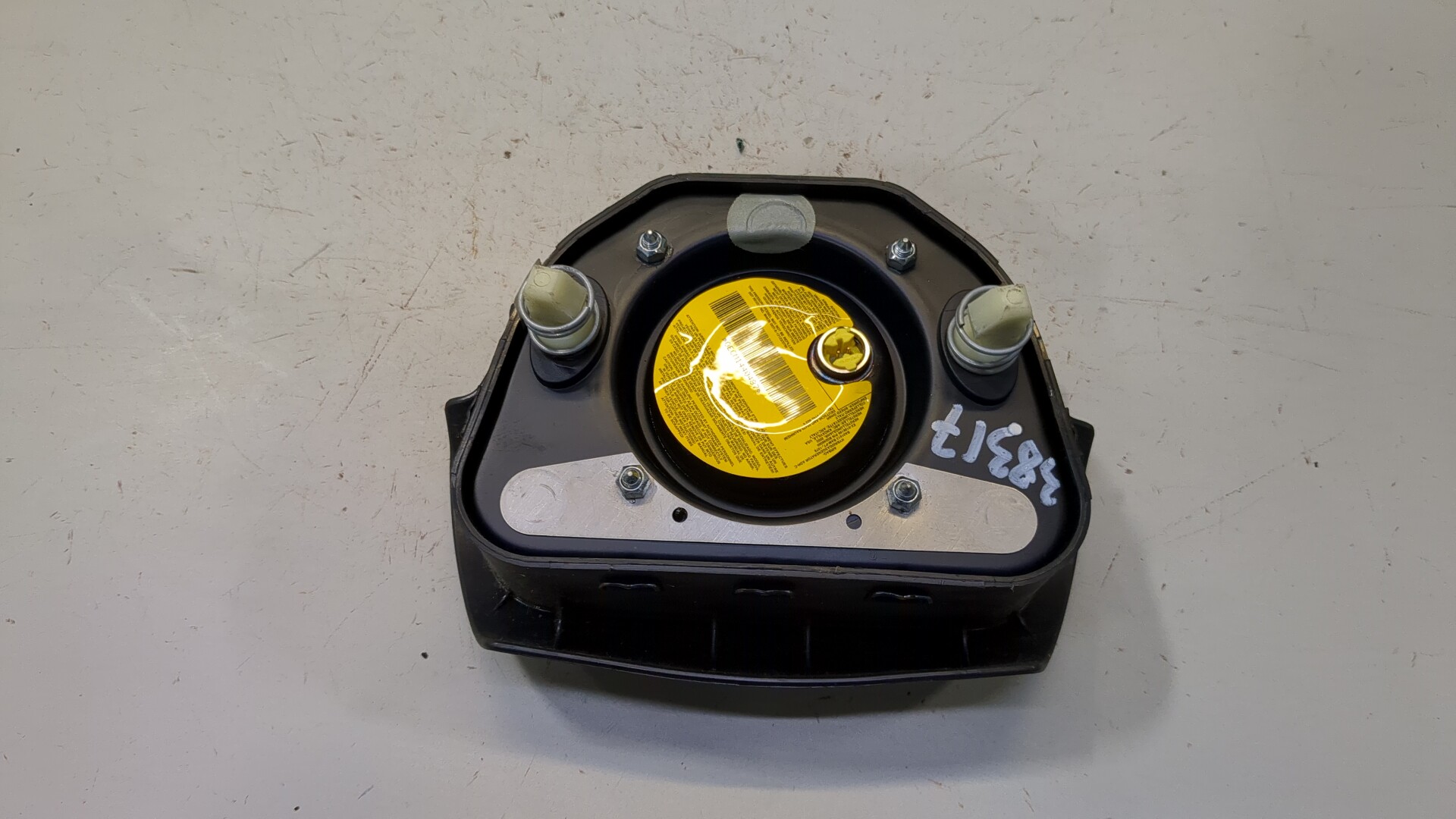 Подушка безопасности в рулевое колесо