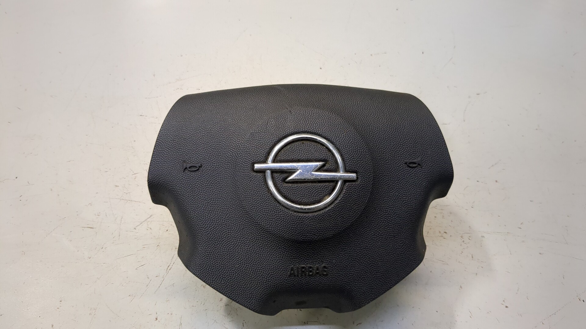 Подушка безопасности в рулевое колесо