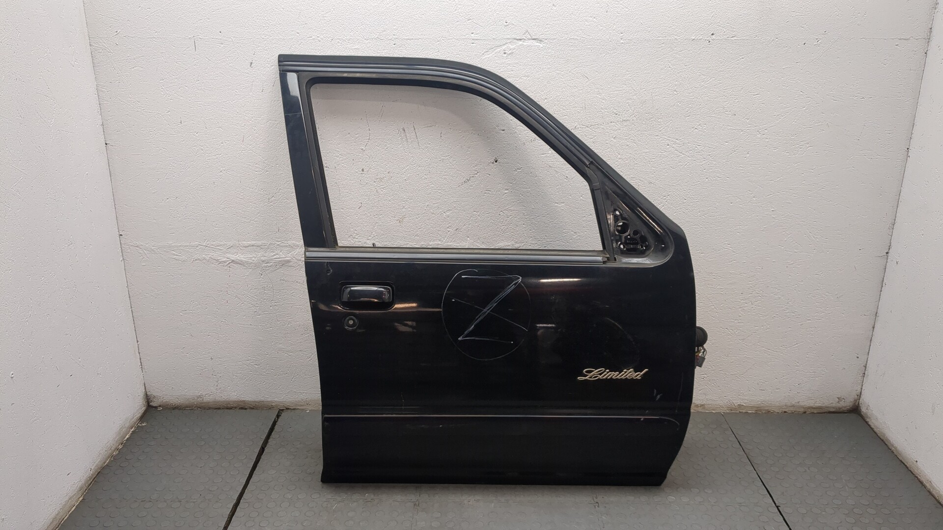 Дверь передняя правая