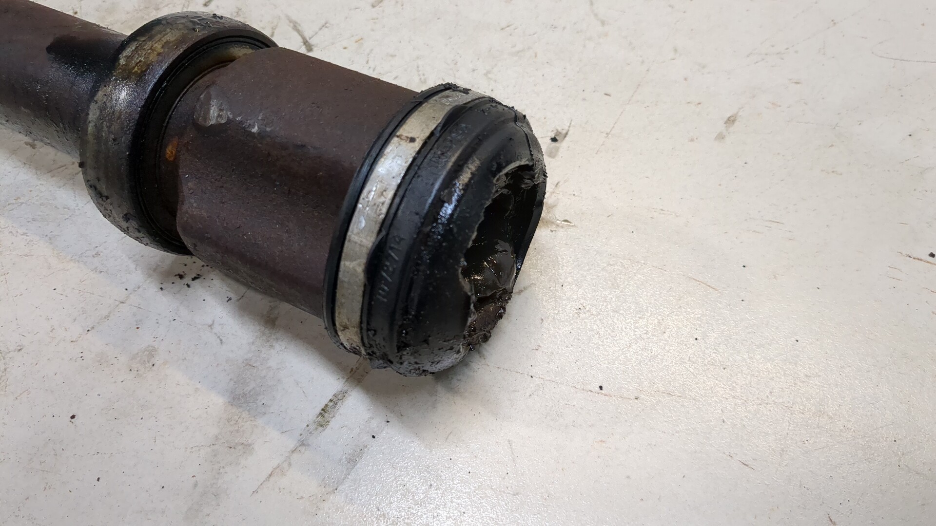 Полуось передняя правая