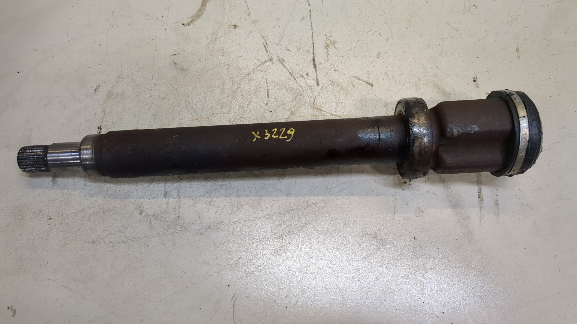 Полуось передняя правая