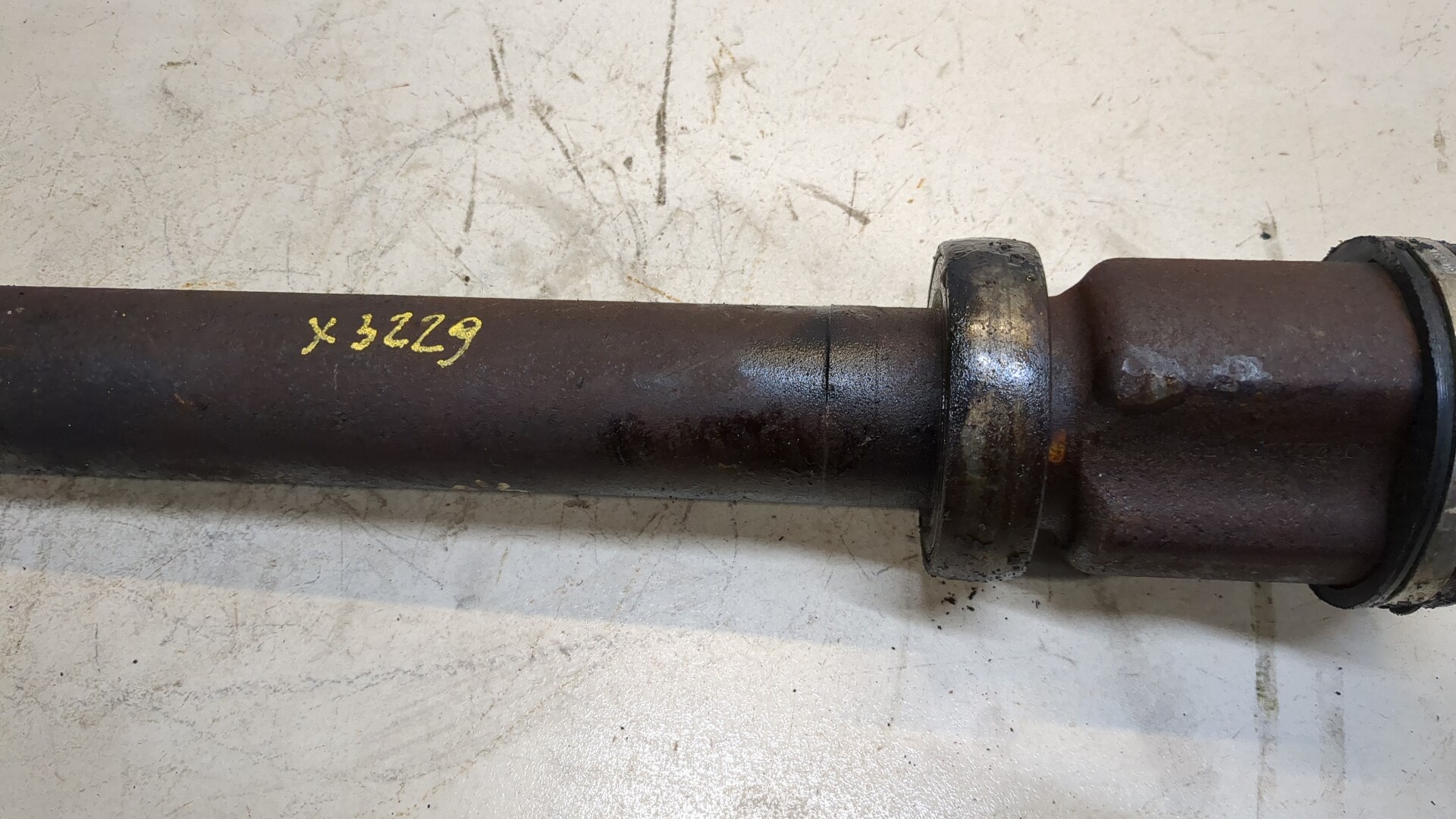 Полуось передняя правая