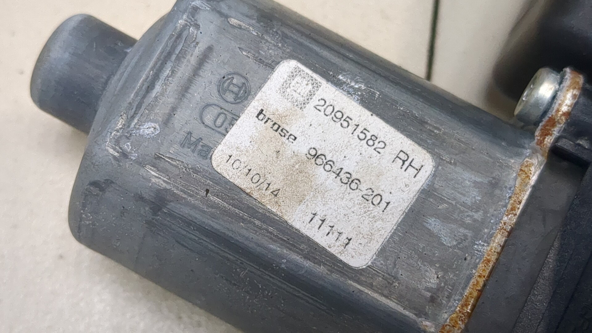 Стеклоподъемник электр. передний правый